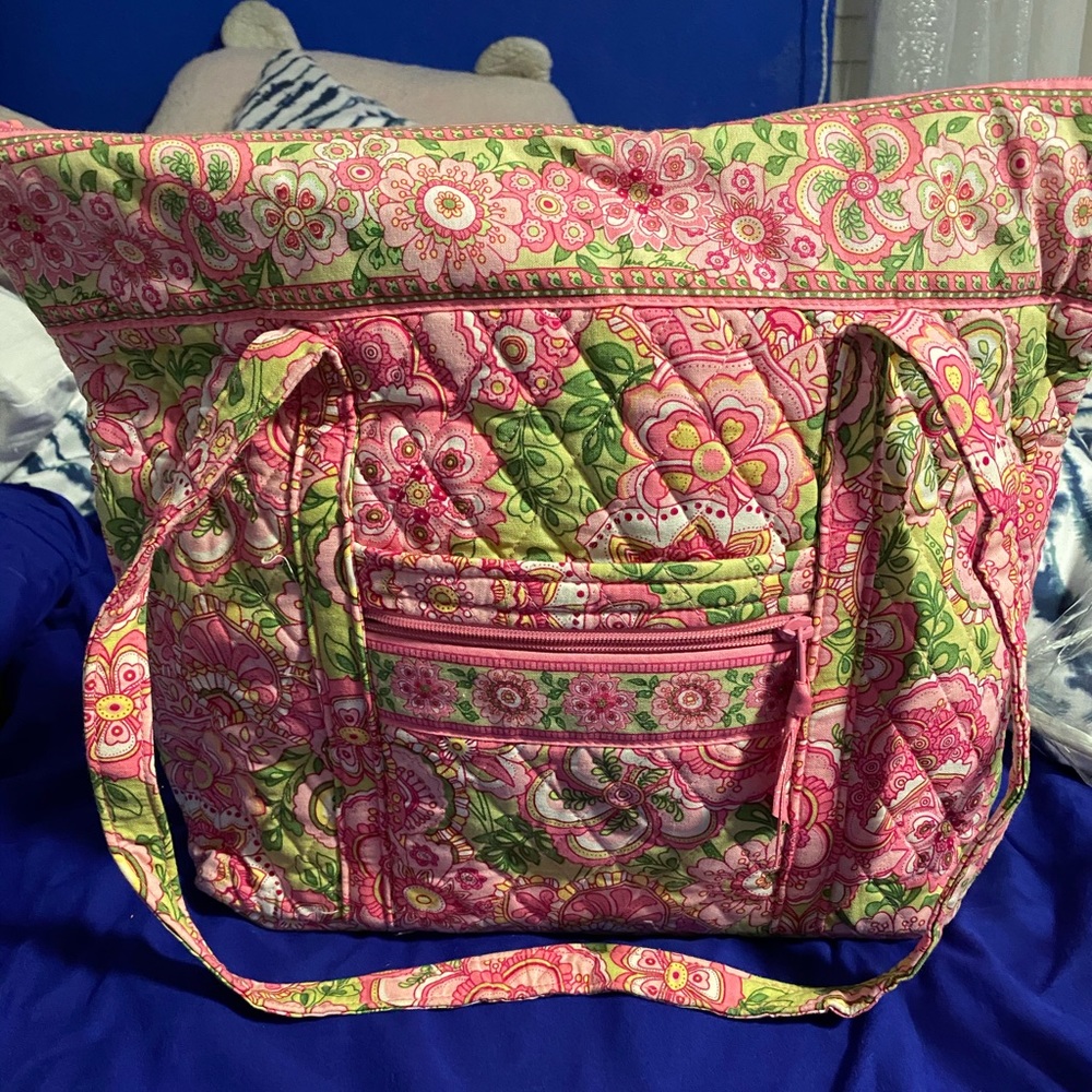 ✨VERA BRADLEY PURSE✨